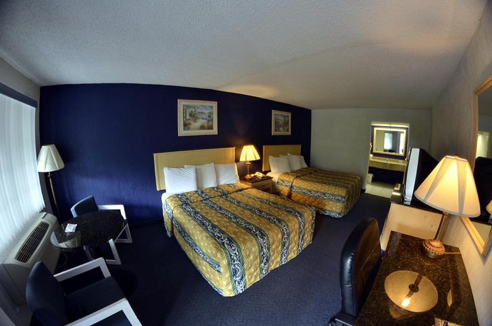 Double Queen Room with Two Queen Beds interior